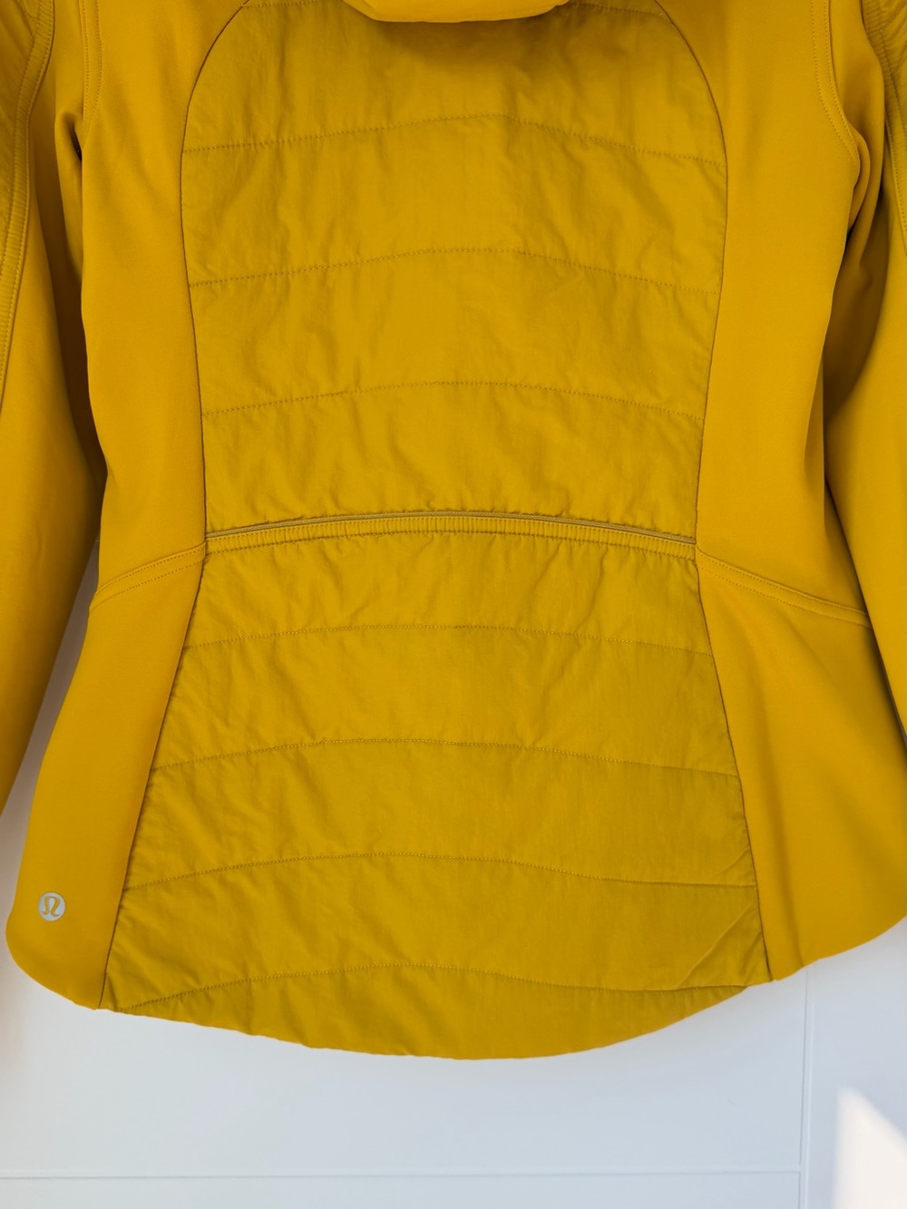 Lululemon Another Mile Jacket - Size 4 - Honeycomb - Picture 11 of 15